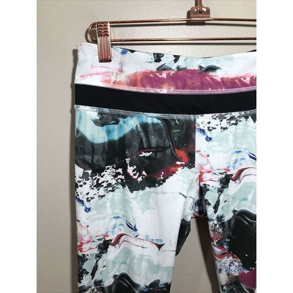 Lululemon Inspire Crop Pants Luxtreme‎ Pigment Wave Multi Black Leggings Size 6 - Picture 8 of 8